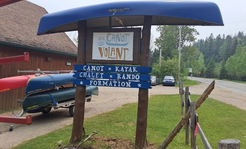 Au Canot Volant