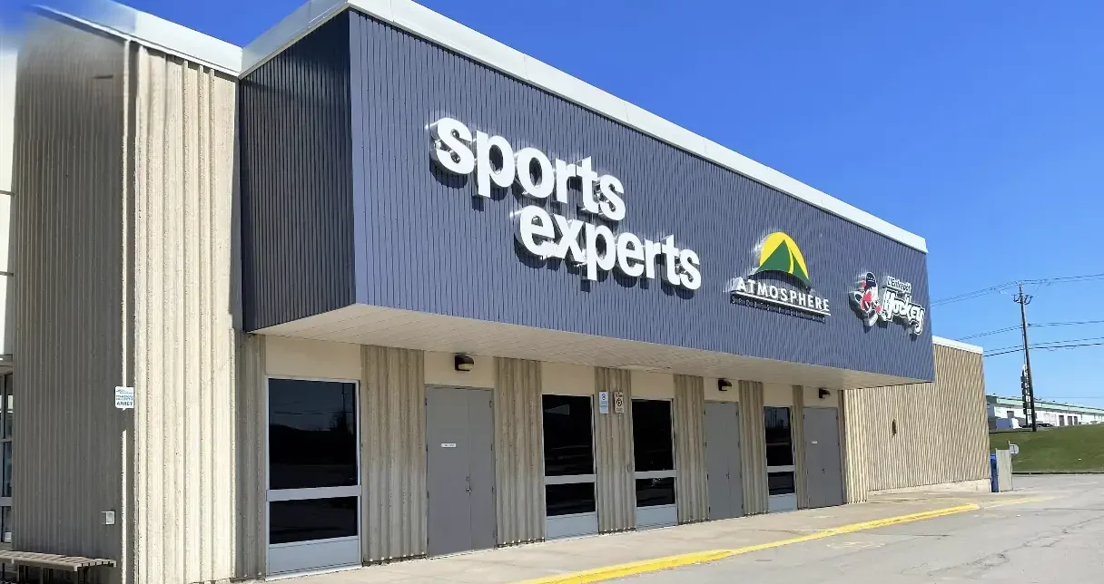 Sports Experts – Atmosphere
